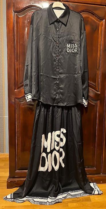 Костюмы: Qadın dəst – köynək və ətək, “MISS DIOR” yazılı - Rəng: qara, ağ yazı — 1