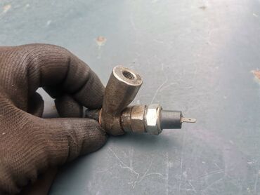 Auto delovi: Racva pritiska ulja Lada 21214i Niva. Polovno, ocuano. Skinuto sa — 8