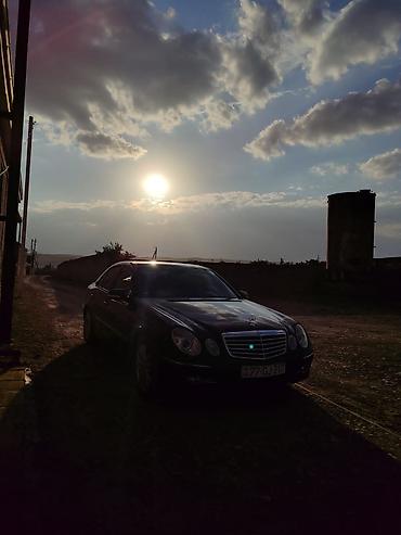 mercedes e220 cdi: Mercedes-Benz E-Class E220 CDI sedan - Korpus: qara rəng, 4 qapı — 1