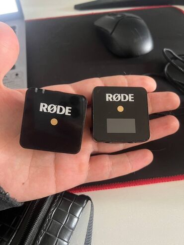 микрофон на ухо: Беспроводная система микрофона RØDE Wireless GO (передатчик +