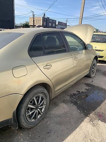 Продажа авто: Volkswagen Jetta: 2007 г., Бензин, Седан — 4