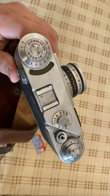 Fotokameralar: Qədimi fotoaparat işlək deyil. bəlkə anlayanlar olar . instrument