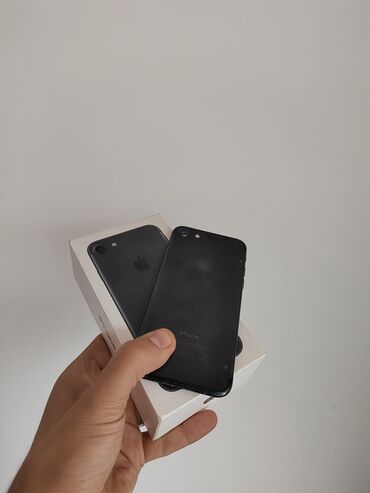 чехол iphone 7: IPhone 7, 32 ГБ, Черный, Отпечаток пальца