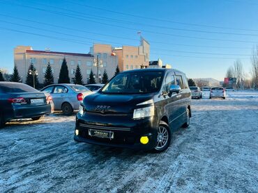 Toyota: Toyota Voxy: 2007 г., 2 л, Вариатор, Бензин, Минивэн