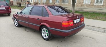 folksvagen passat: Volkswagen Passat: 1993 г., 1.8 л, Механика, Бензин, Седан