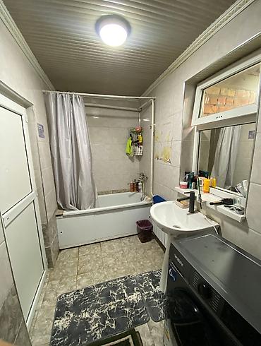 Продажа коттеджей и домов: Продаётся дом с большим двором и садом.участок 5 соток дом 3 комнат — 10