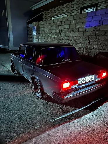nol 7 maşın: LADA 2107 sedan – qara rəng, klassik kuzov dizaynı. - 4 qapılı, arxa — 3
