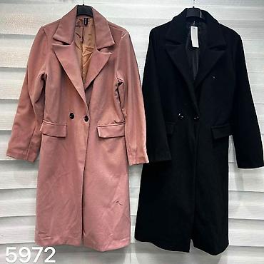 Kaputi: Ženski kaput – model 5972 - Kroj: klasičan, dužina do kolena, blago — 3