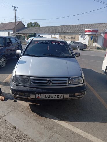победа машина: Volkswagen Vento: 1992 г., 1.8 л, Механика, Бензин, Седан