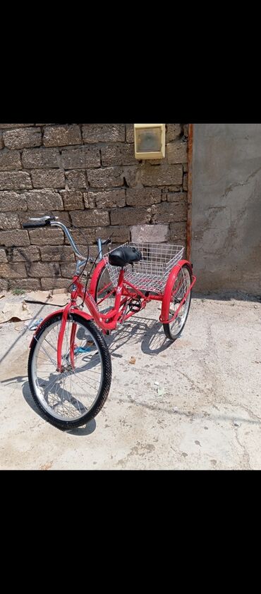 велосипед с корзинкой: Zənbilli yetkin tricycle əşyaları daşımaq üçün əlverişli bir həlldir