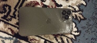 islemis telefonlar: IPhone 12 Pro, Qara, Qırıq