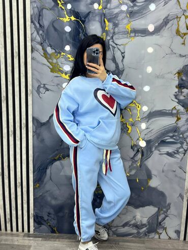 Dəstlər, kostyumlar: Paylaşılıan bütün geyimlər hər biri yenidir.İstəyən yazıb maraqlana — 4