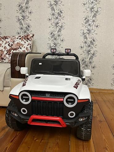 Uşaq üçün elektrik maşınları: Uşaqlar üçün elektrikli miniatür jip maşını - Korpus: ağ rəngdə — 1