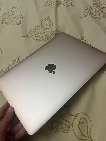 ucuz macbook pro: Apple noutbuku – qızılı rəng, yüngül və nazik alüminium gövdə. - 12–13 — 4