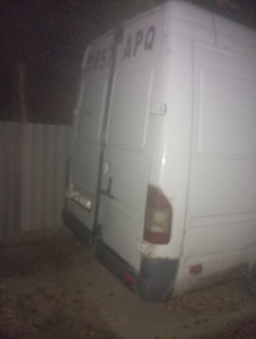 авто из кореи в бишкек: Жеңил жүк ташуучу унаа, Mercedes-Benz