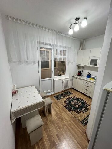куплю квартиру в бишкеке 8 микрорайоне: 1 комната, 36 м²