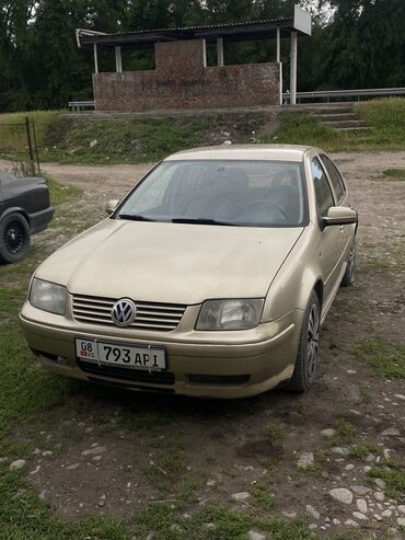 Volkswagen: Volkswagen Bora: 2001 г., 2 л, Механика, Бензин, Седан