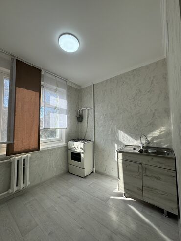 продаются полдом бишкек: 1 бөлмө, 32 кв. м, 104-серия, 3 кабат, Косметикалык ремонт