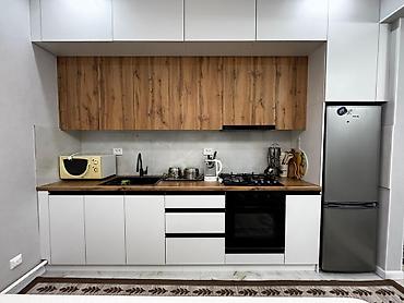 Продажа коттеджей и домов: Продаётся уютный и современный дом в ж/м Ак-Орго! Общая площадь дома — — 4