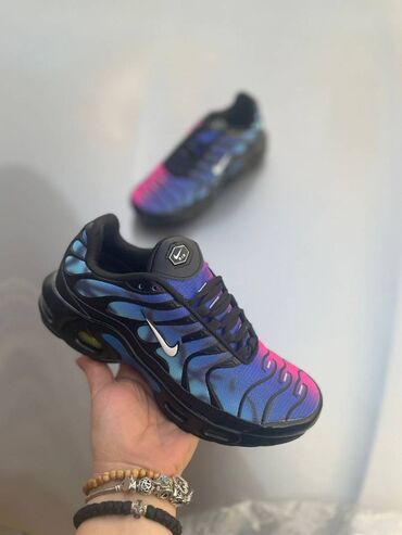 nike tuned 3: Nike, 41, color - Multicolored at lalafo.rs nike tuned 3: Nike, 41, color - Multicolored