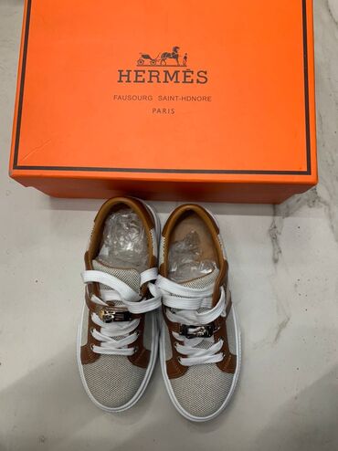 Кроссовки и спортивная обувь: Бренд Hermes