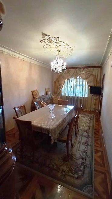 bine sovxoz evler: Bakı, 5 otaqlı, Köhnə tikili, m. Əhmədli, 120 kv. m — 2