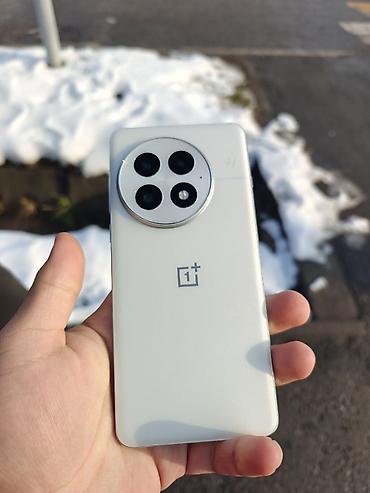one plus: OnePlus 13, Б/у, 256 ГБ, цвет - Белый, 2 SIM — 1