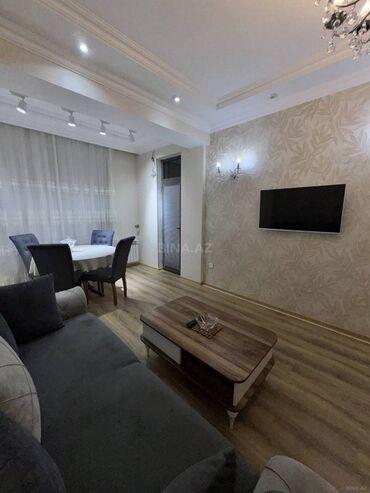 Uzunmüddətli kirayə mənzillər: 28 May metrosu yanınında mənzil kirayə verilir. Mərtəbə 18/4. Ümumi — 26