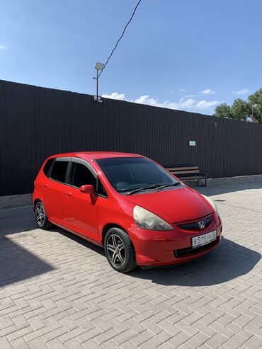 паста б 3: Honda Fit: 2001 г., 1.3 л, Вариатор, Бензин, Хэтчбэк