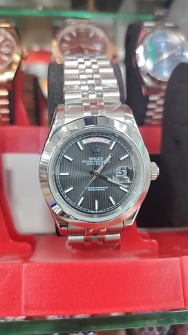3d saat: Rolex Oyster Perpetual Day‑Date qol saatları - Korpus və qolbaq — 4