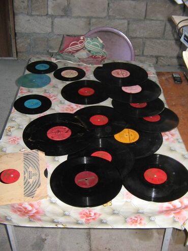 Digər kolleksiyalar: Retro . klassik kolleksiya heveskarlari ucun. Tam Kolleksiya Satilir