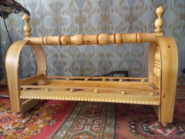 детский домик игрушка: Бешик из дерева (колыбель для новорождённых)