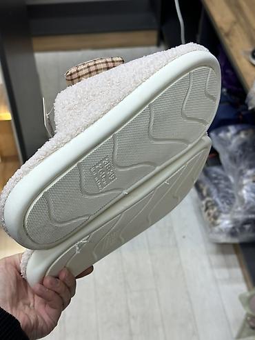 nike skepta: Домашние тапочки с бантом - Мягкий плюшевый верх пастельно‑розового — 2