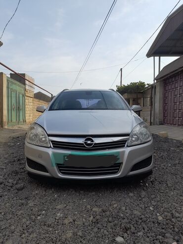 lokbatanda tecili satilan evler: Opel Astra: 1.3 l | 2008 il | 358306 km Universal