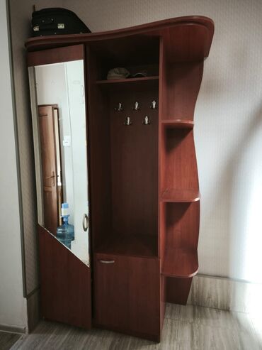 avropa qapı: Açılan, 1 qapı Künc dolab, Dəhliz dolabı