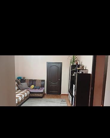 Продажа полдома: Продаём пол. дома в хорошем состоянии кирпич саман . В доме 4 — 9