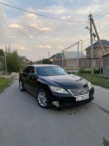 Lexus: Представляем черный седан Lexus ES 350, модель 2010 года. Этот — 3