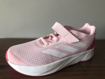 волейболные кроссовки: Новые .Оригинал кроссовки Adidas, качество и удобство 👍. 37-38