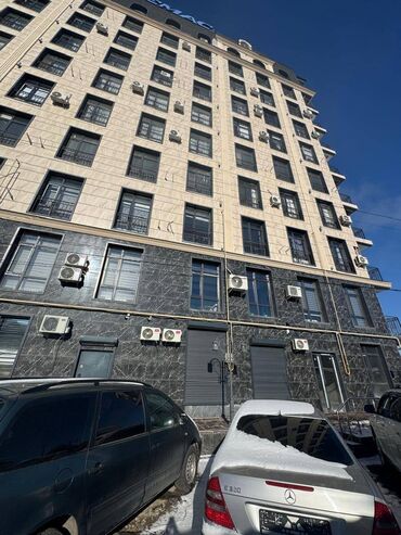 гостевой дом в горах: Сдаю Офис, 151 м², В жилом комплексе, С видом на горы, 1 линия, С отдельным входом