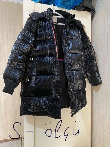 qış üçün sintepon qadın gödəkçələri: Пуховик куртка, Moncler, S (EU 36)