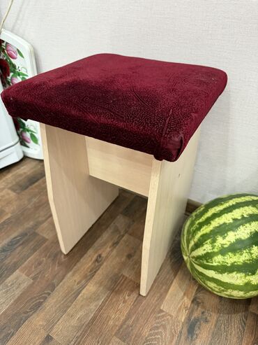 стол кухонный деревянный: Ашкана үчүн үстөл, Колдонулган, Тик бурчтуу, Бүктөлбөгөн
