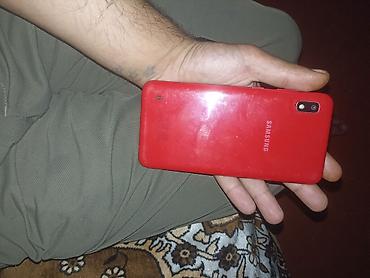 retro telefonlar: Samsung Galaxy A10, rəng - Qırmızı, İki sim kartlı — 1