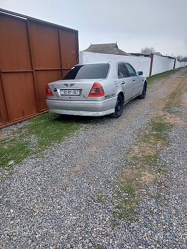 mercedes oturacaqları: Mercedes-Benz 220: 2.2 l | 1995 il Sedan — 10