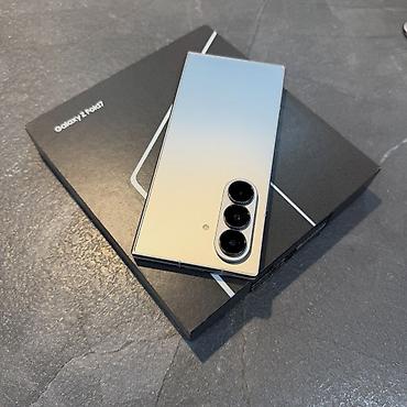 iphone 13 islənmis: Samsung Galaxy Z Fold 7, rəng - Gümüşü, Simsiz şarj — 3