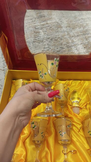 Qrafinlər və səhənglər: Yeni karopkasinda bagema — 3