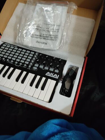 синтезатор 510: Продам миди контроллер . Akai apc key 25.midi kлавиатура и синтезатор