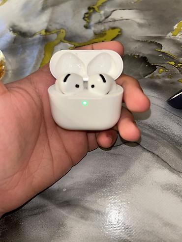 bluetooth qulağlığ: AirPods 4 arginaldir!!! karobkasi yoxdur usdunde qara kabro hediye — 4
