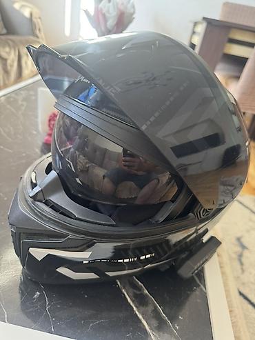 moto blok: Moto dəbilqə – tam üzlü (full-face) model Xüsusiyyətlər: - Rəng və — 1