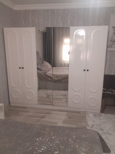Ideal veziyet qırığ yox 6ay alınıb 
termo 200 AZN
şkaf 500 AZN
