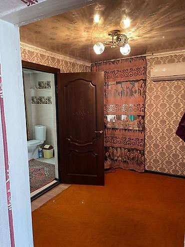 гараж продается: Просторный жилой дом с отдельными изолированными комнатами. - — 5